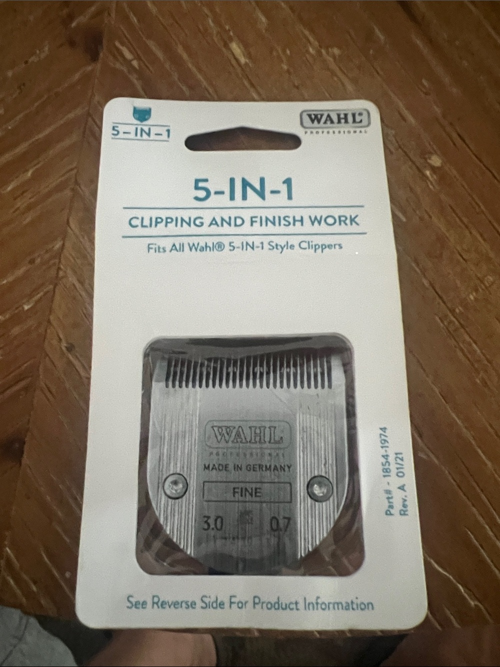 5-in-1 fine wahl clipping and finish work